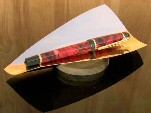 Goldenwave_Pen_Tray%2C_WeisbeckDesign.jpg